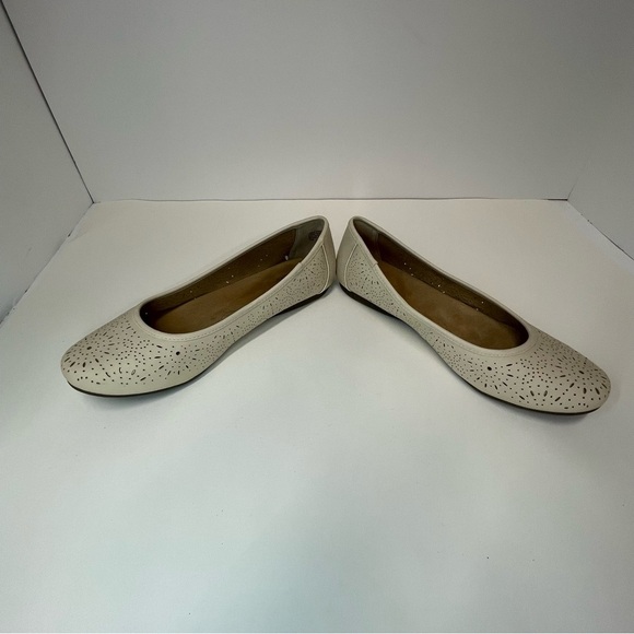 Women's Cream Ballet Flats Size 11 - Picture 8 of 11